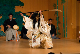 ▲ 能「船弁慶」友枝雄人 撮影:辻井清一郎/ セルリアンタワー能楽堂